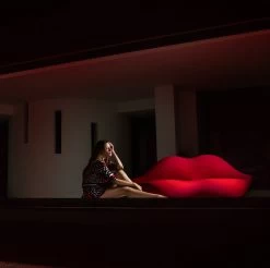 Bocca Lips Sofa 12 Bocca Lips Sofa -Möbel & Dekoration 06 Gufram BOCCA window 1280x1280