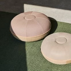 Fritz Hansen Pouf Small 14 Fritz Hansen Pouf Small -Möbel & Dekoration 19312 Pouf by Cecilie Manz 1280x1280