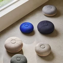 Fritz Hansen Pouf Small 11 Fritz Hansen Pouf Small -Möbel & Dekoration 19315 Pouf by Cecilie Manz 1280x1280