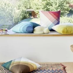 Kissen Herringbone -Möbel & Dekoration 20 Herringbone Pillows Resting Cat small Cork Stool v fullbleed 1440x 1280x1280