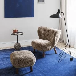 Little Petra Sessel (Schaffell) -Möbel & Dekoration 200318 amp Tradition Lille Petra Pouf5181 copy 1280x1280