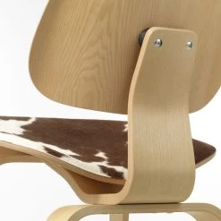 LCW Lounge Chair Fell 13 LCW Lounge Chair Fell -Möbel & Dekoration 7910739 Plywood Group LCW Detail v fullbleed 1440x 1280x1280