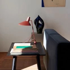 Tripod HM9 Tischleuchte 17 Tripod HM9 Tischleuchte -Möbel & Dekoration ATD Retail 2021 In Between SK23 Tripod HM9 Develius EV1C 1280x1280