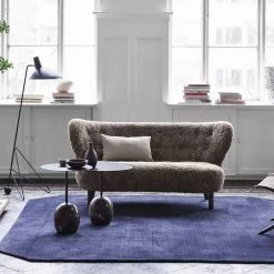 Little Petra Sofa (Schaffell) -Möbel & Dekoration ATD lifestyle 2020 Little Petra VB2 Tripod HM8 Lato LN8 LN9 Planter SC44 Formakami JH18 The Moor JH18 1280x1280