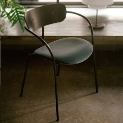 Pavilion Chair (gepolstert) -Möbel & Dekoration AV4 ambiente 3 1280x1280