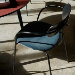 Pavilion Chair (gepolstert) -Möbel & Dekoration AV4 ambiente 4 1280x1280