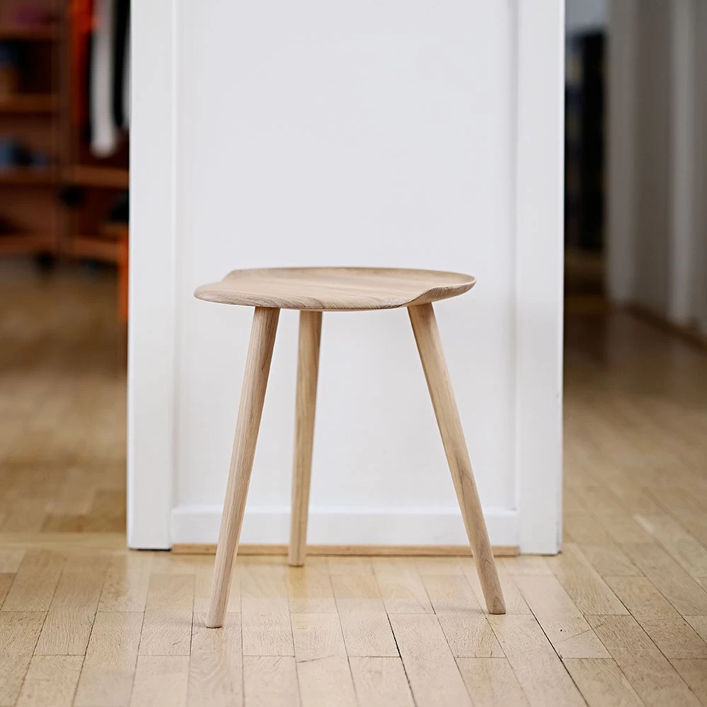 Akande Hocker Dreibeinig 4 Akande Hocker Dreibeinig - Image 2