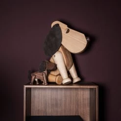 Hund Rufus (Buche) 7 Hund Rufus (Buche) -Möbel & Dekoration Architectmade Bobby Rufus Walnut Beech Wood Dog Denmark Hans Bolling 1 1280x1280