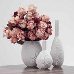Flow Drop Vase -Möbel & Dekoration Architectmade Flow Porcelain Denmark Vibeke Rytter 3 1280x1280 1