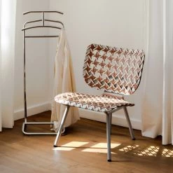 Mandu Stummer Diener -Möbel & Dekoration ClassiCon mandu valet stand chrome aerias lounge chair photo hassos 1280x1280