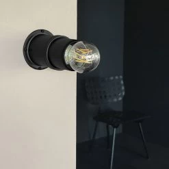 Pailla Wandleuchte -Möbel & Dekoration ClassiCon pailla black aerias chair 1280x1280