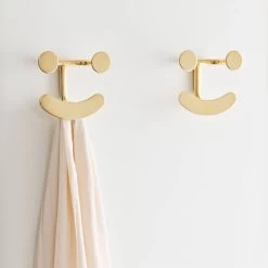 Happy Hook Garderobe -Möbel & Dekoration Fritz Hansen Sales Sheet Happy Hook 2022 1 1280x1280