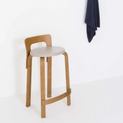 Barhocker K65 -Möbel & Dekoration High Chair K65 Honey Stained Leather Seat Kaari Wall Hook 1280x1280