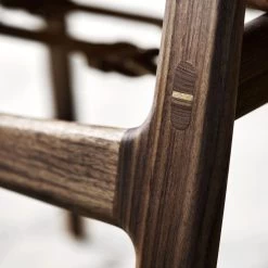 Huntsman Chair 14 Huntsman Chair -Möbel & Dekoration Huntsman chair BM1106 walnut oil cognac saddleleather detail 1 1280x1280