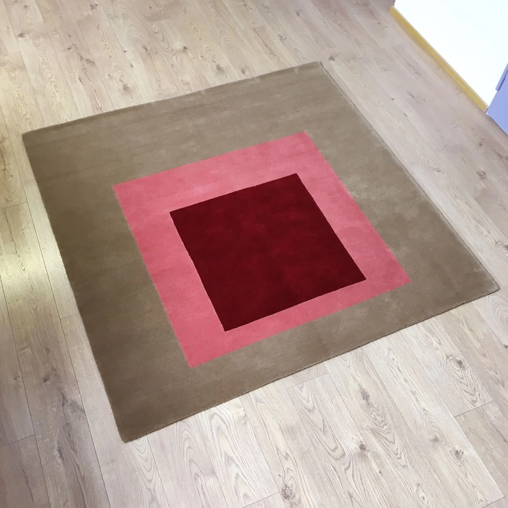 Homage To The Square Teppich Brown & Red 4 Homage To The Square Teppich Brown & Red - Image 2