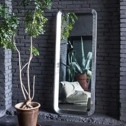 Déjà-vu Spiegel -Möbel & Dekoration Magis deja vu mirror ambient mono AC804 01 hr 1280x1280