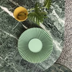 Matégot Blumentopf -Möbel & Dekoration Mategot Bowl FlowerPot VenetianGold Beetle DiningChair GUBI 2 0 DiningTable 1280x1280