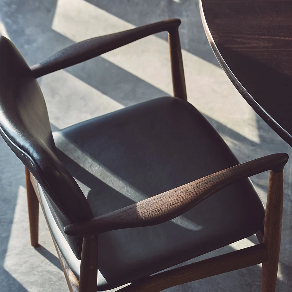 Captain’s Chair 7 Captain’s Chair - Image 5