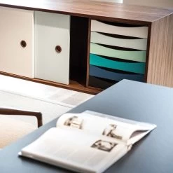 5500 Sideboard (mit Schubläden) -Möbel & Dekoration Sideboard White Blue 46 Chair Brown Leather 1280x1280