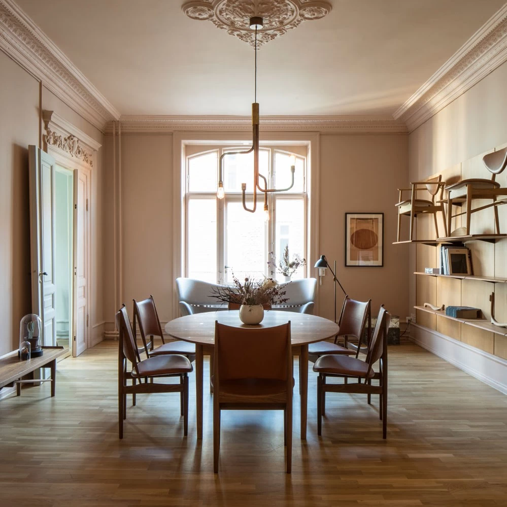 Silver Table 7 Silver Table - Image 5