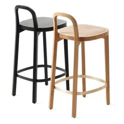 Siro Bar Stool -Möbel & Dekoration Siro bar stools oak and stained black seating height 65 cm woodnotes 1280x1280