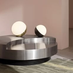 VL Studio 250 Tischleuchte -Möbel & Dekoration VL Studio Floor Brass Table 250 Black AW21 08164 1280x1280