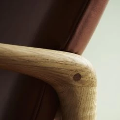 OW124 Beak Chair -Möbel & Dekoration Wanscher OW124 beak chair oak oil sif95 Detail side 1280x1280