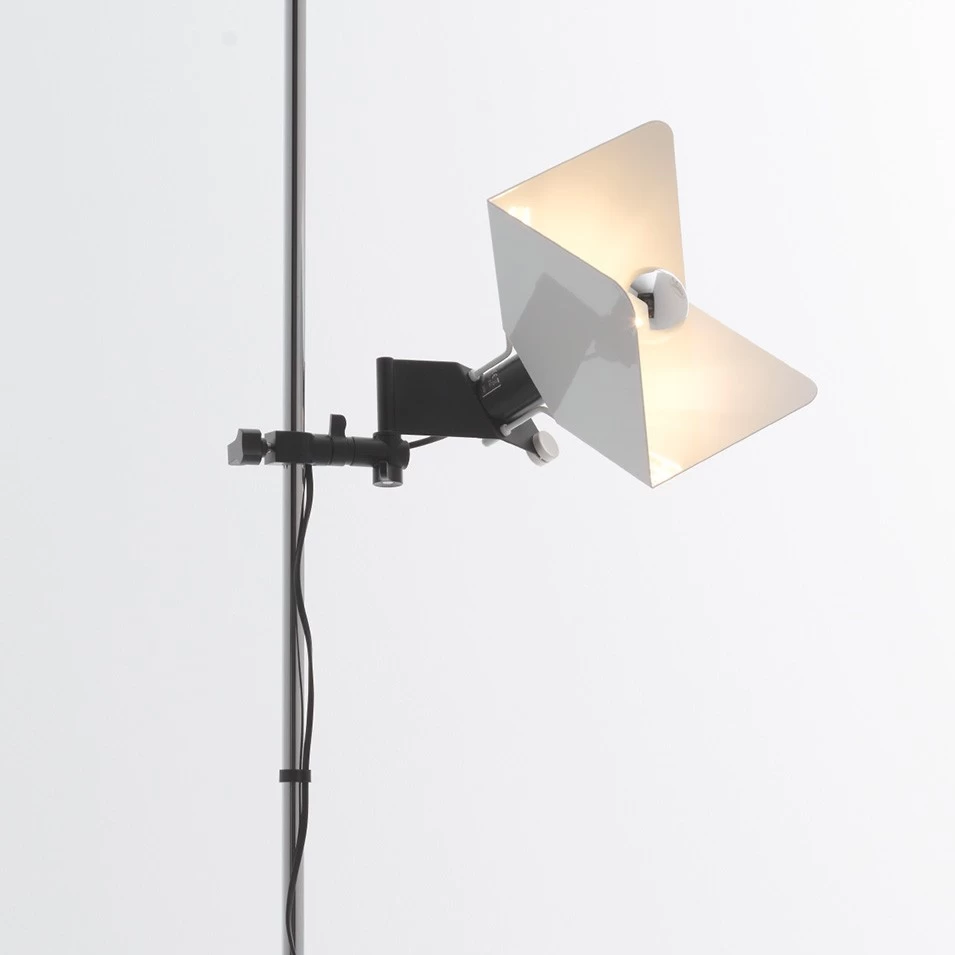 Triedro Stehleuchte 4 Triedro Stehleuchte - Image 2