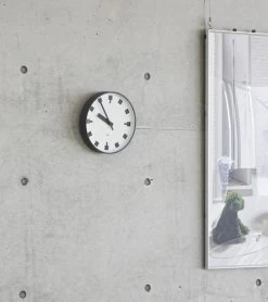 Riki Hibiya Wanduhr -Möbel & Dekoration wr12 03 scene 4026 2 1280x1280