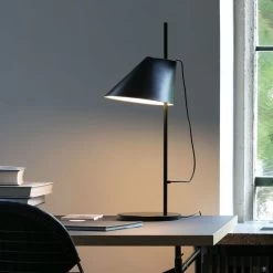 YUH Brass Tischleuchte -Möbel & Dekoration yuh brass table life 2 1280x1280